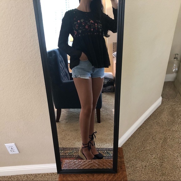 Zara Black Flowy Embroidered Flower Top - Picture 4 of 4